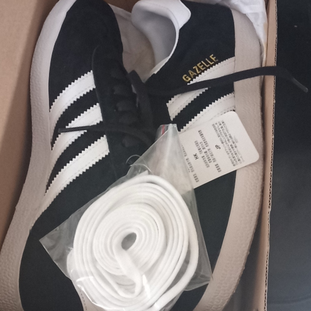 Adidas - Picture 3 of 3